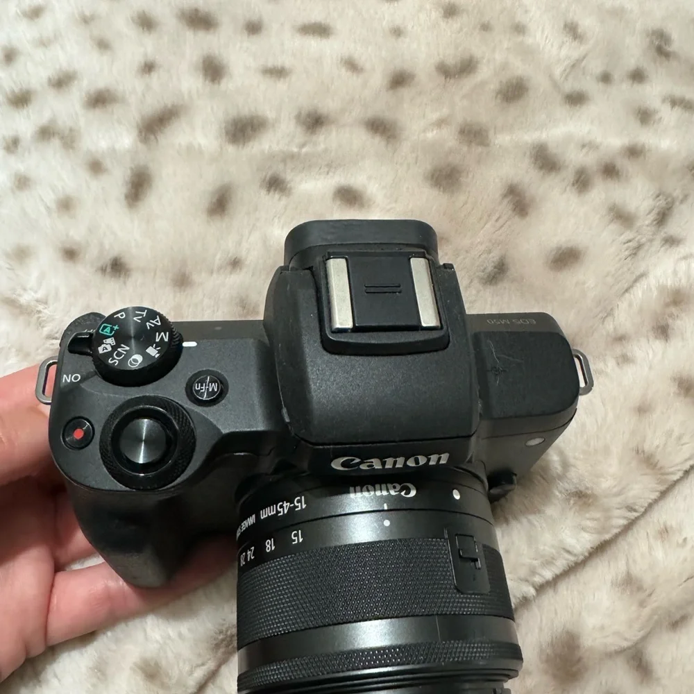 Canon EOS M50